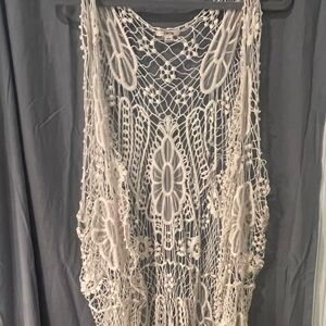 Timing Lace Vest in Beige